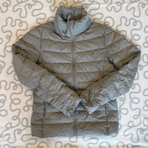 Uniqlo ultra light down jacket grey small warm puffy packable lightweight